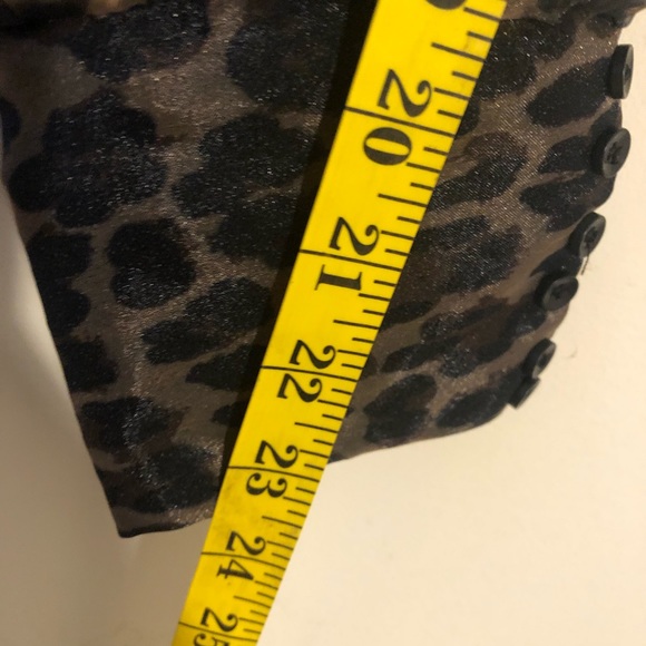 Fab’rik leopard print balloon sleeves wrap top - Picture 3 of 10